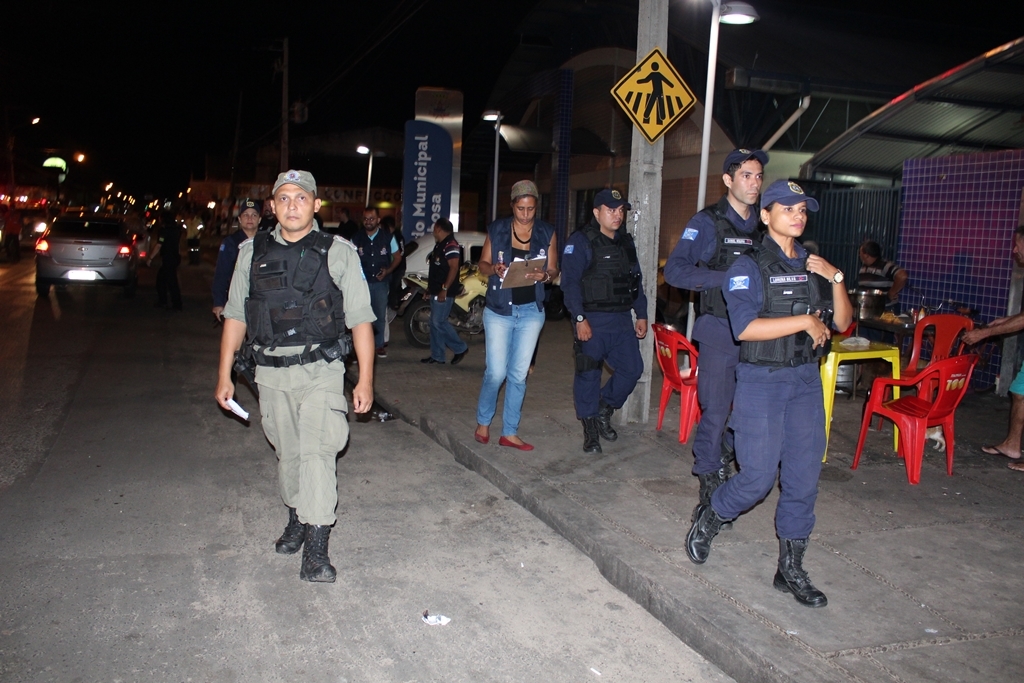 Vila Bairro Autua 275 pessoas na última quinta-feira (22).