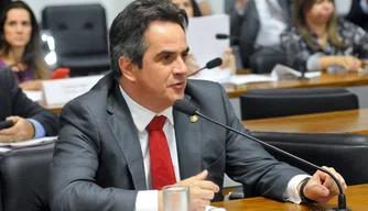 Senador Ciro Nogueira.