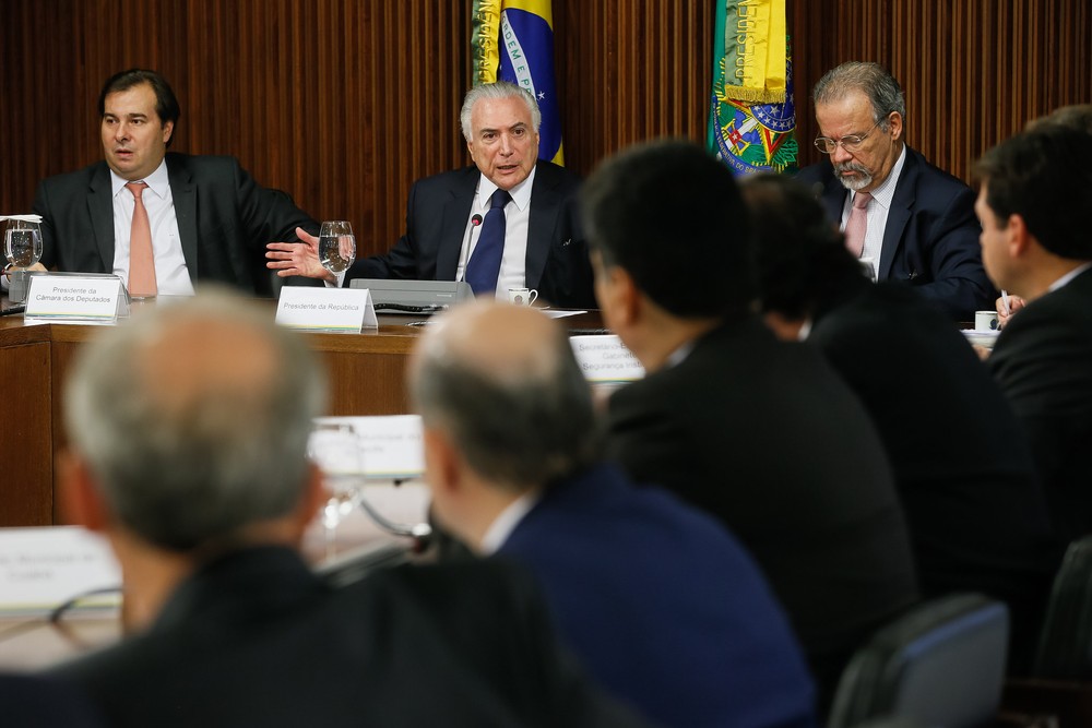 Temer discursa durante reunião com prefeitos para discutir segurança pública