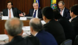 Temer discursa durante reunião com prefeitos para discutir segurança pública