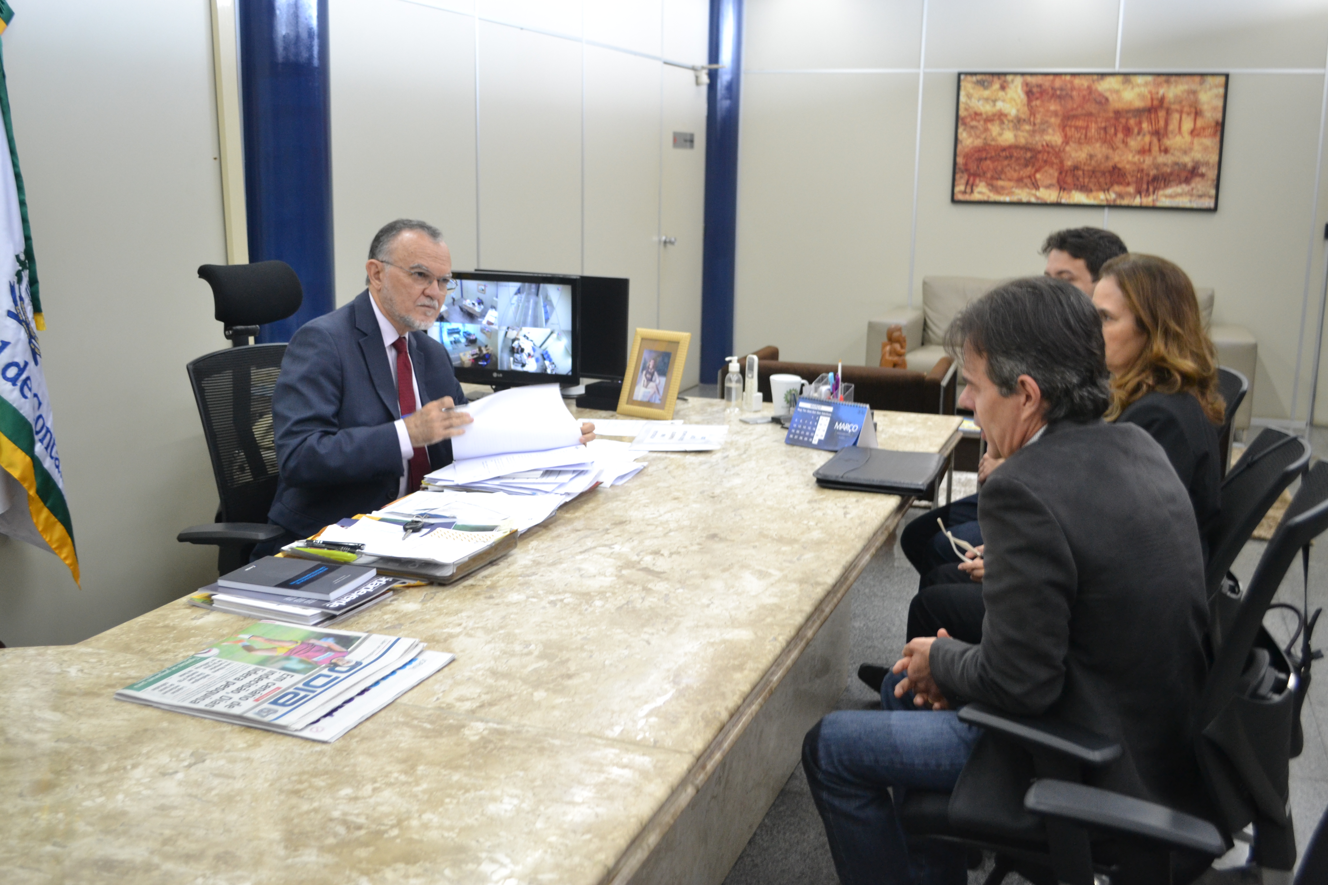 A assinatura do acordo aconteceu na manhã desta terça-feira (13).