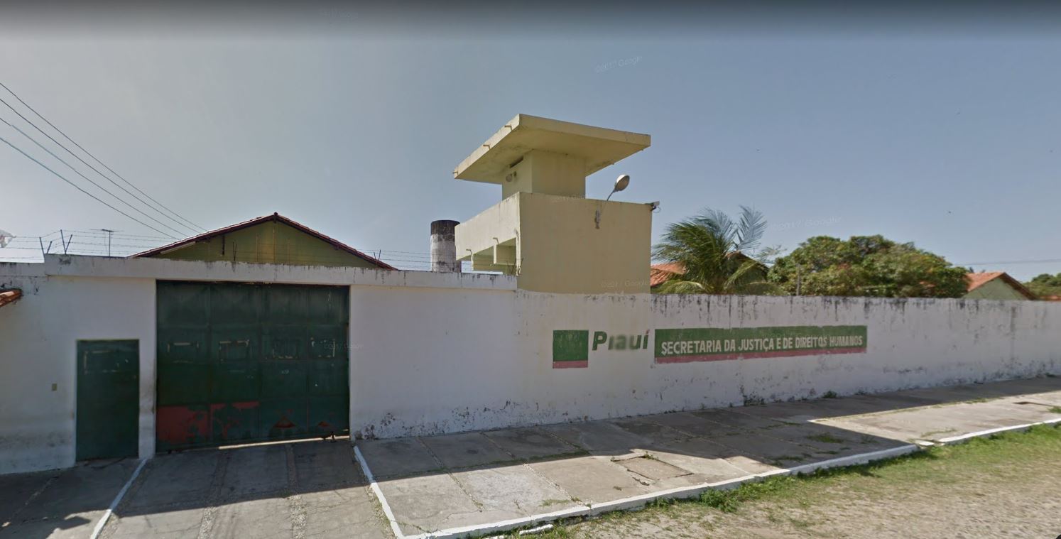 Dois homens tentam fugir da Penitenciária Mista de Parnaíba.