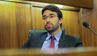 Deputado Marden Menezes.