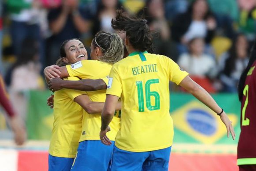 Seleção brasileira feminina de futebol