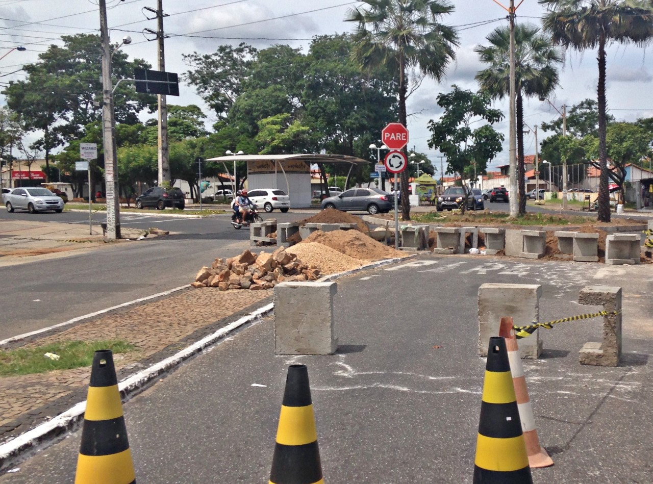 Avenida Dom Severino passa por interdição.