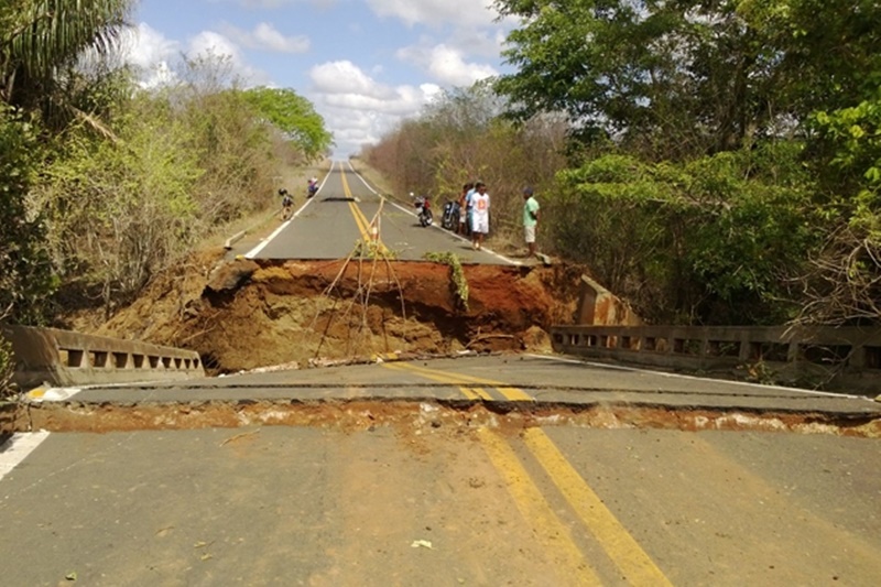 Ponte da BR-222 em Esperantina