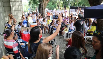 Greve de servidores municipais continua e categoria exige negociação sobre reajuste.