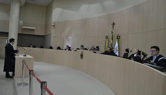 1ª Câmara aprova inexigibilidade de licitação na contratação de escritórios de advocacia.