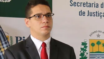 Secretário de Justiça Daniel Oliveira