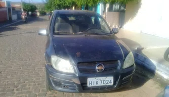 Carro apreendido pela polícia na Localidade Riacho