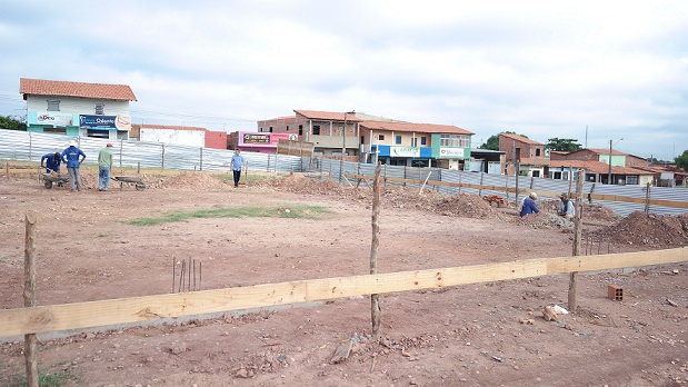 As obras estão sendo realizadas com recursos do município.