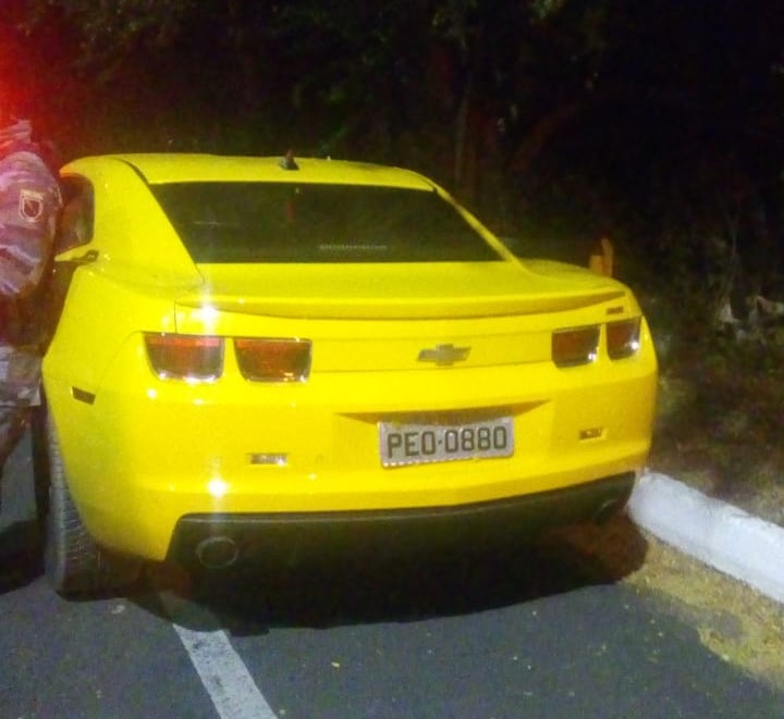 Carro de luxo apreendido em Teresina