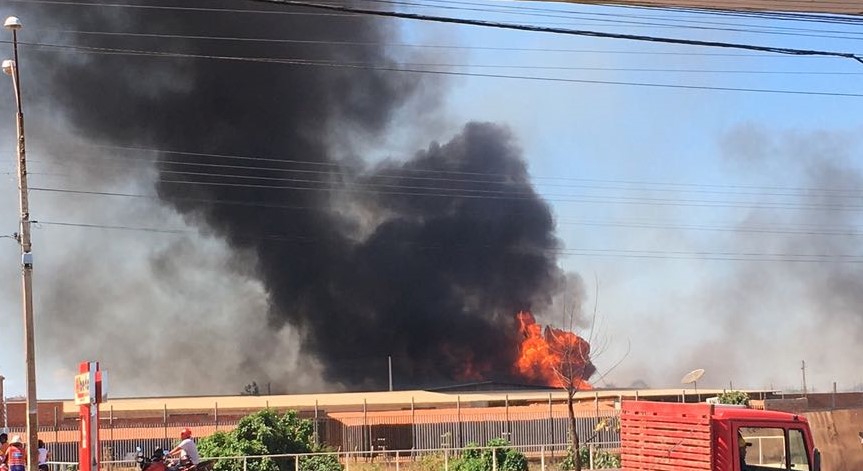 Incêndio no depósito do Armazém Nordeste