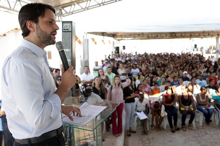 Ministro das Cidades, Alexandre Baldy, esteve em Bom Jesus para anunciar novas unidades habitacionais.