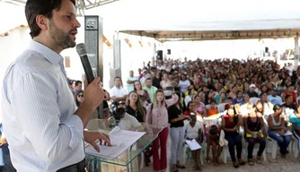 Ministro das Cidades, Alexandre Baldy, esteve em Bom Jesus para anunciar novas unidades habitacionais.