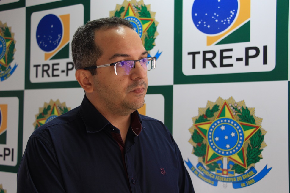 Hugo Leonardo, Chefe da Sessão de Zonas Eleitorais do TRE-PI