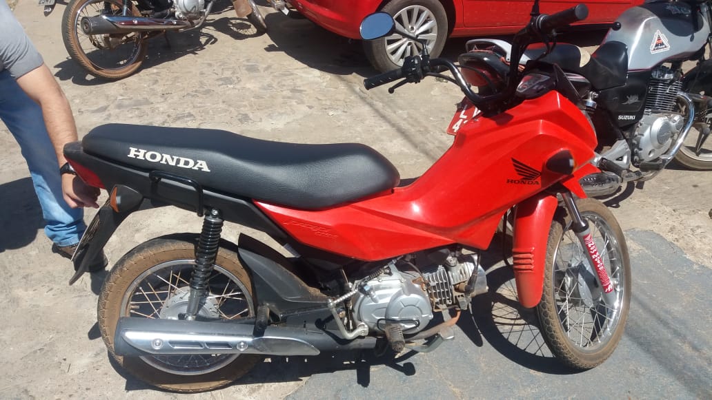 Motocicleta utilizada para cometer os crimes.