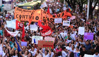 Manifestantes realizam ato contra Bolsonaro em Teresina.