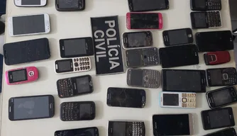 Operação apreendeu 54 celulares na cidade