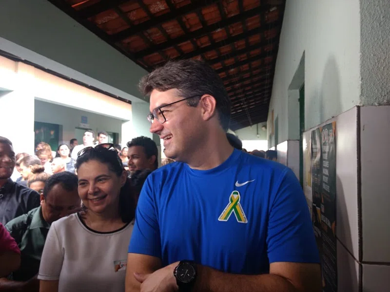 Luciano Nunes durante votação