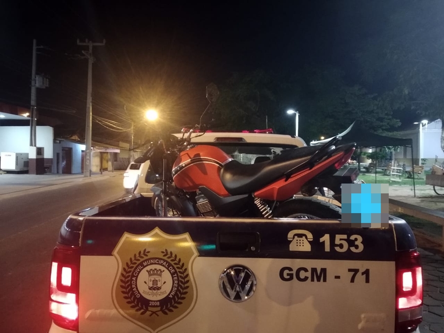 Motocicleta recuperada pela Guarda Municipal no feriado de Ano Novo.