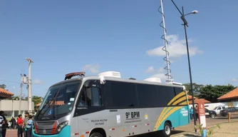 O ônibus retorna ao funcionamento para auxiliar as equipes.