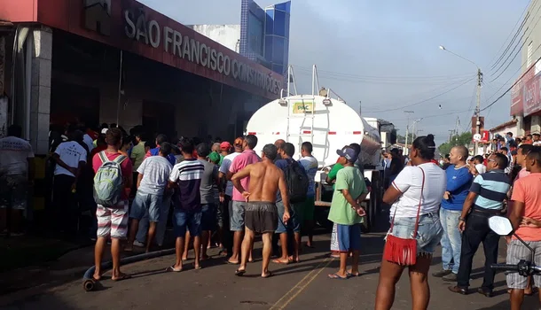 Loja de materiais de construção pega fogo em José de Freitas