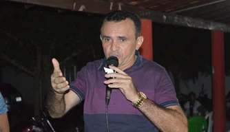 Prefeito Caburé, de Caraúbas do Piauí.