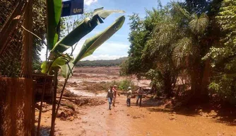 O rompimento aconteceu na manhã desta sexta-feira (25).