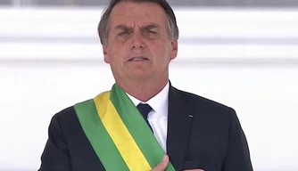 Jair Bolsanaro tomou posse por volta das 15h30 desta terça-feira (1º), em Brasília.