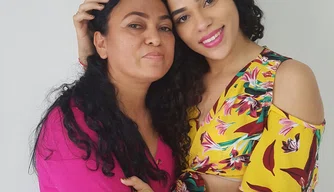 Dona Lindomar e Elana Valenária