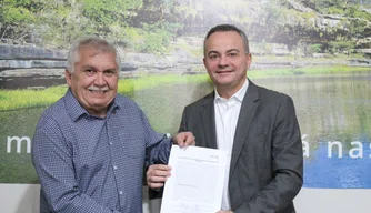 Presidente do diretório estadual Valter Alencar deu a posse a Menandro.