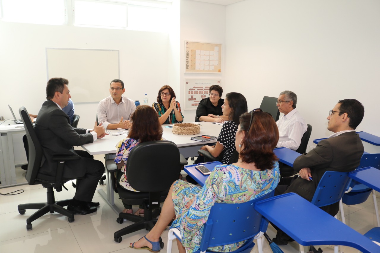 Ministério Público se reuniu com representantes da FMS e da Sesapi.