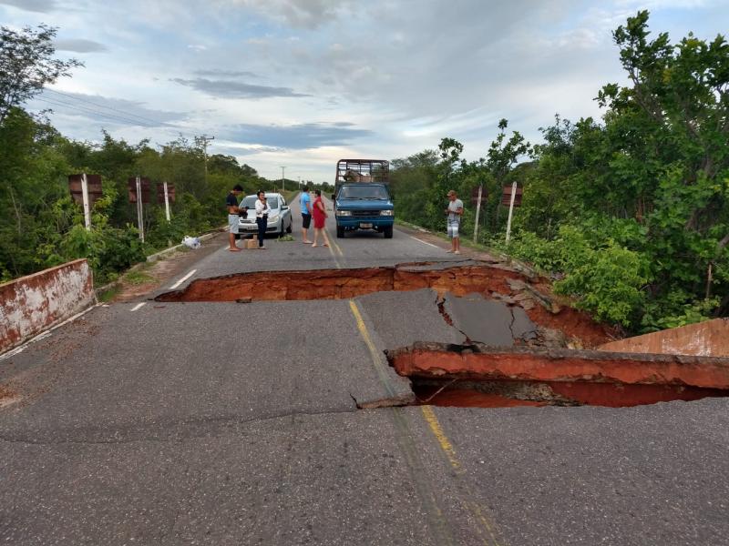 Ponte rompeu em Piracuruca