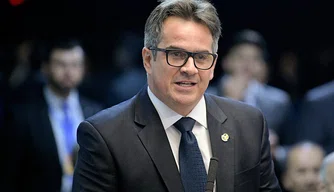 Senador Ciro Nogueira.