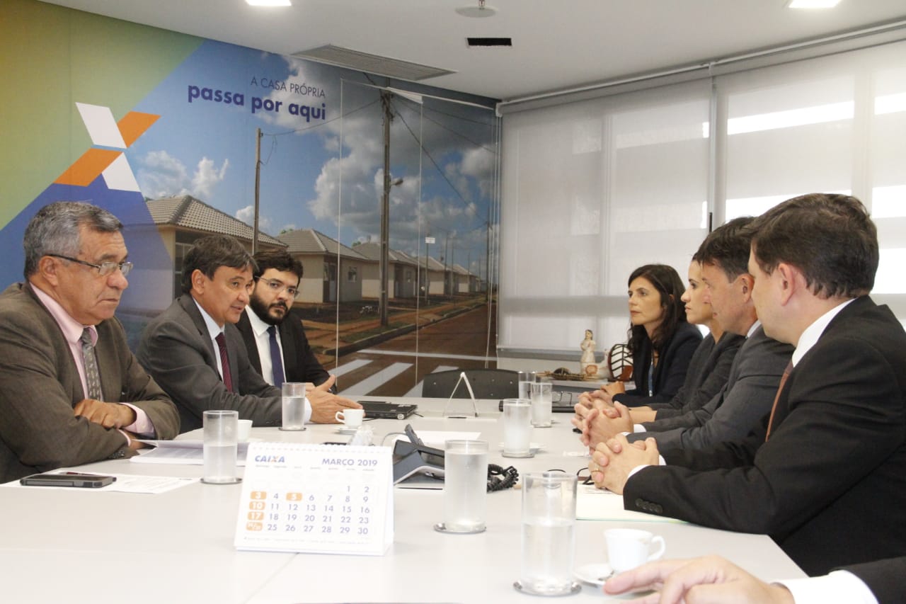 O governador Wellington Dias participou de audiência na sede da Caixa.