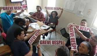 Reunião do Comando de Greve, na sede da ADCESP, realizada nesse fim de semana.