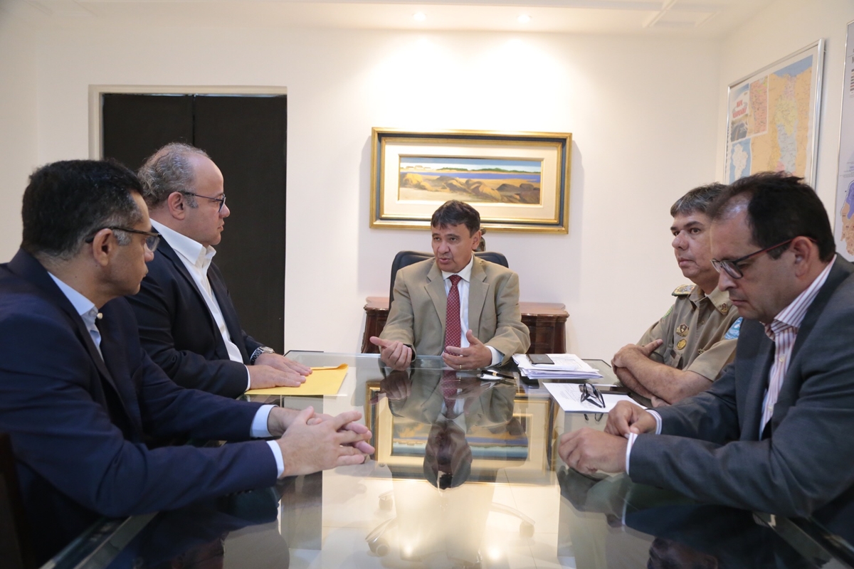 Wellington Dias se reuniu com equipe de Segurança Pública para falar sobre blitzen da Lei Seca.