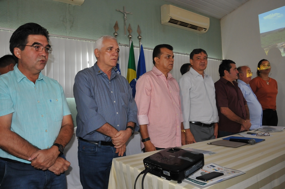 Governador participa de encontro de prefeitos do Citicocais.