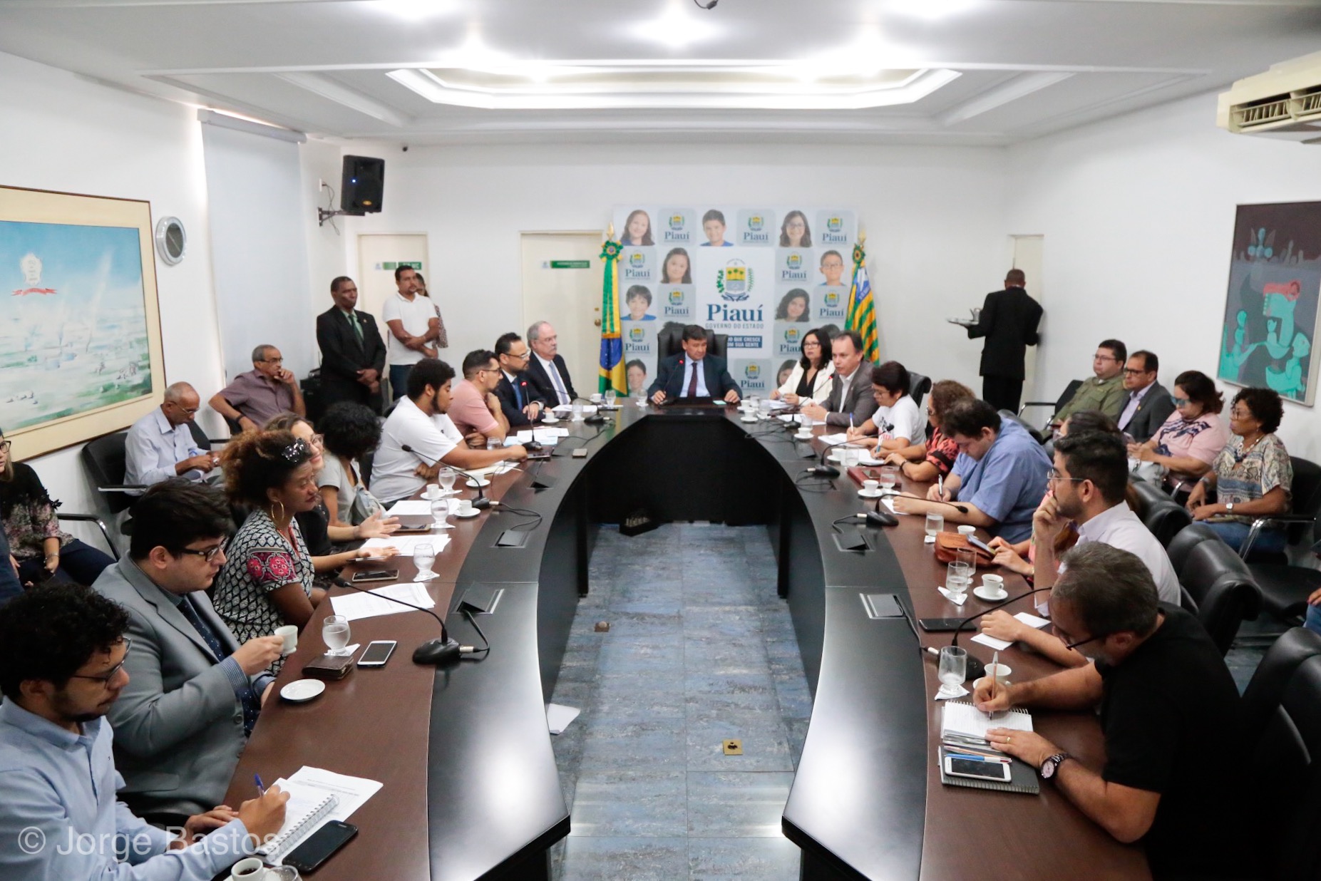 Aconteceu uma reunião nesta segunda-feira (1º).