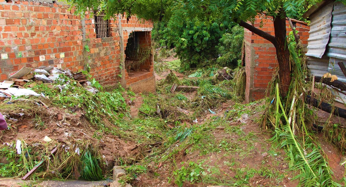 Casas foram completamente destruídas