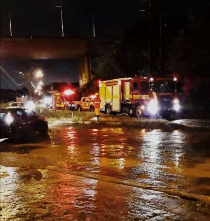 Corpo de Bombeiro foi para o local