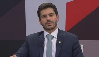 Júnior Bozzella é o autor da proposta.