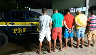 Quadrilha foi presa na noite desta sexta-feira (12).