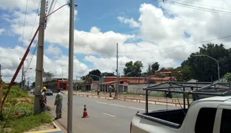 Equipes da Strans realizam ajustes e dão orientações a transeuntes no Corredor Leste.