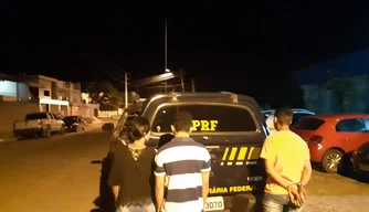 A Polícia Rodoviária Federal fez a prisão dos suspeitos