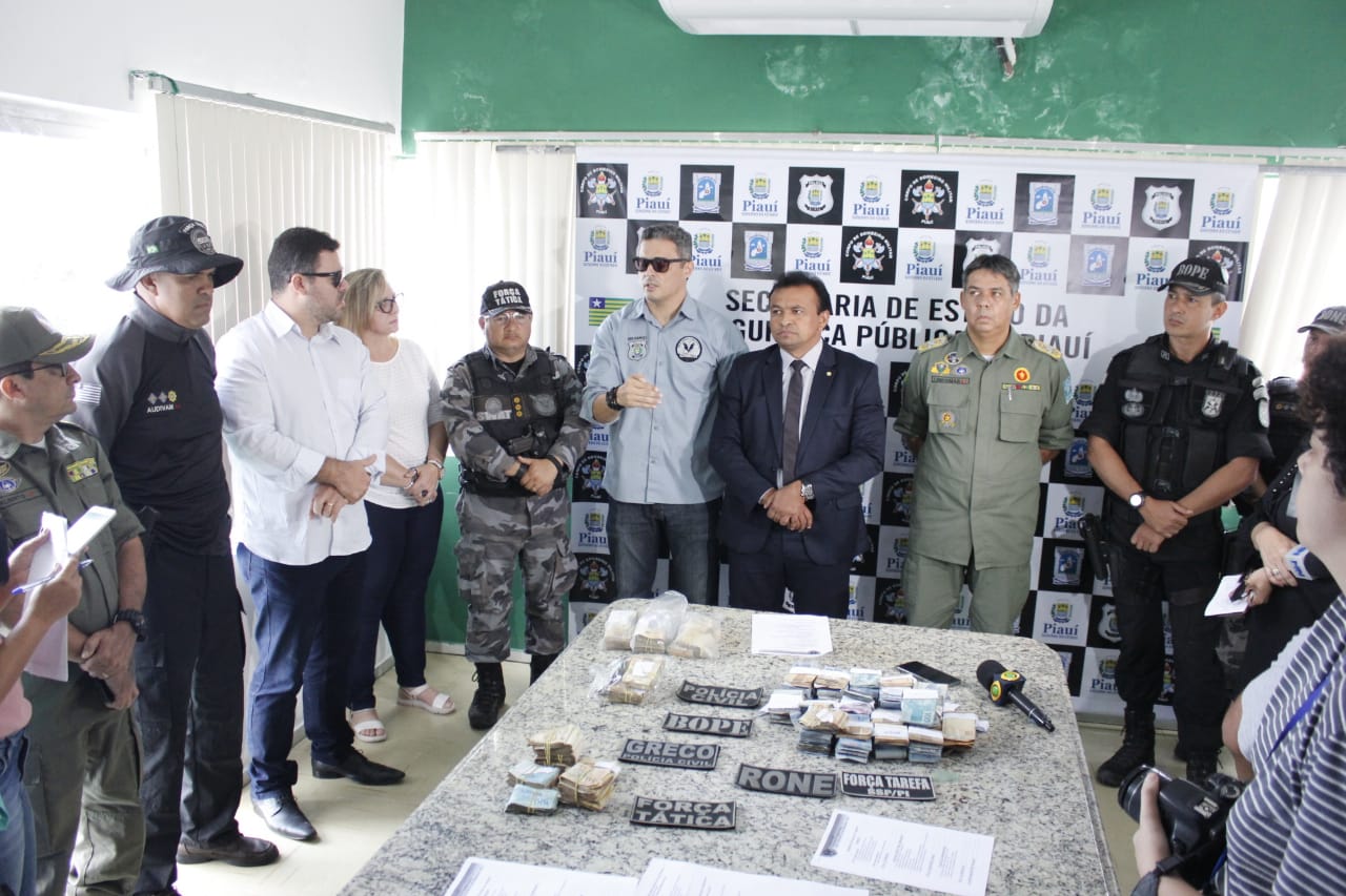 Coletiva sobre operação sobre o assalto a bancos em campo Maior.