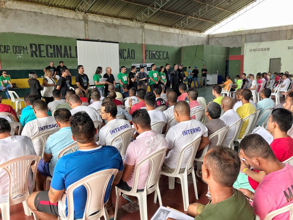 Detentos de Teresina e cidades vizinhas assistem revisão para o Enem 2019.