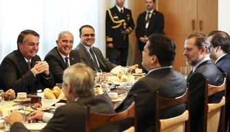 O presidente Jair Bolsonaro se reuniu com os representantes do STF, Senado e Câmara.