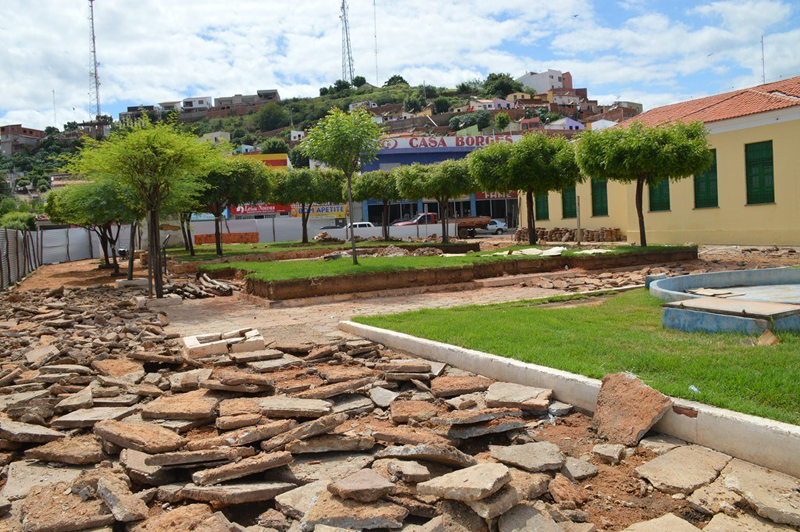 Praça Josino Ferreira em Picos.